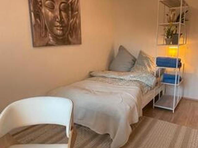 Vollmöbliertes WG Zimmer in 4er WG in Neuhausen All inclusive!