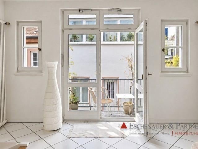 Vollmöbliertes Wohnen auf drei Ebenen besondere Maisonette im Herzen der Heidelberger Altstadt