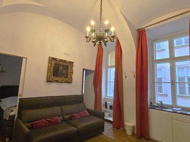 Vollmöbliertes Apartment am Judenplatz – sofort verfügbar
