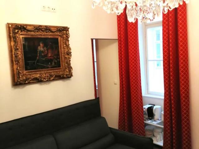 Vollmöbliertes Apartment am Judenplatz – sofort verfügbar