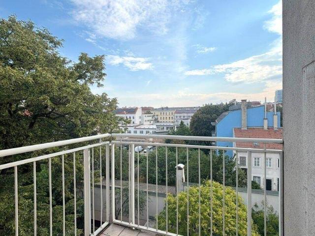 Vollmöbliertes Studio Apartment mit Balkon zu vermieten