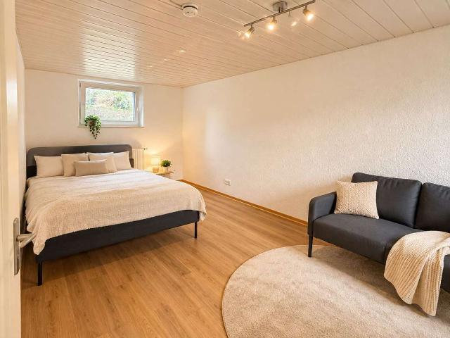 Vollmöbliertes Studioapartment mit Balkon und Aussicht über Stuttgart
