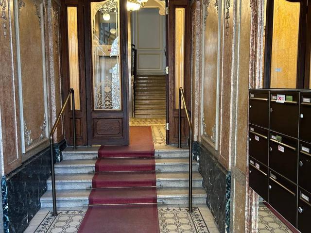 Vollmoebilierte Altbau Wohnung in Wien 1010 mit 1480 Euro monatlich