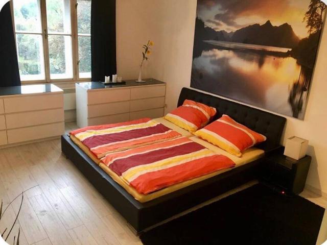 Vollmoebliierte 2 Zimmer Dachgeschosswohnung in Salzburg ab 1.9. fuer 910 Euro