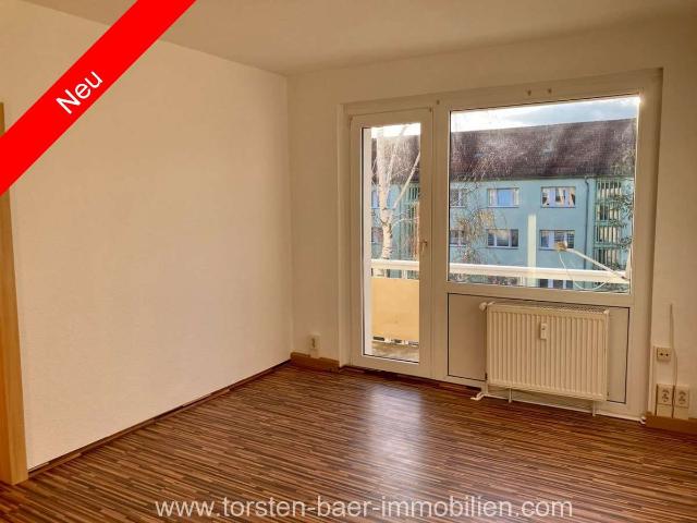 Vollsaniert unter 900 €/m²: Helle 2 Raum Wohnung mit West Balkon, Weitblick Top Rendite
