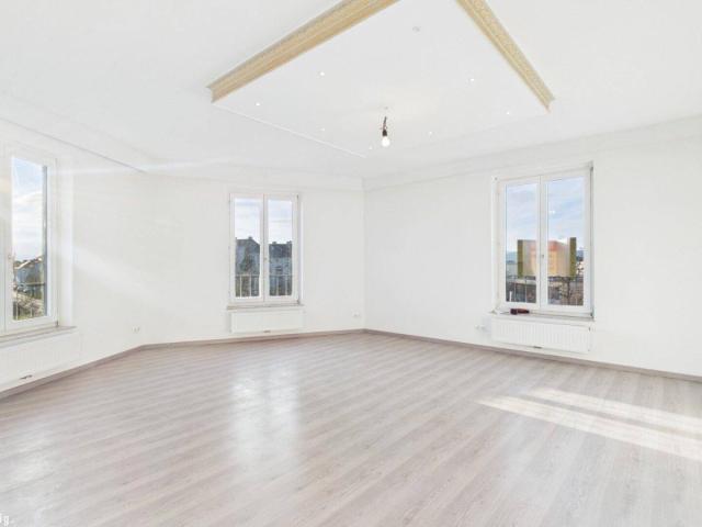 VOLLSANIERT! BALKON! STADTBLICK! Moderne 3 Zimmer Wohnung mit ca. 80 m² Wohnfläche in Wiener Neustadt – einziehen und wohlfühlen!