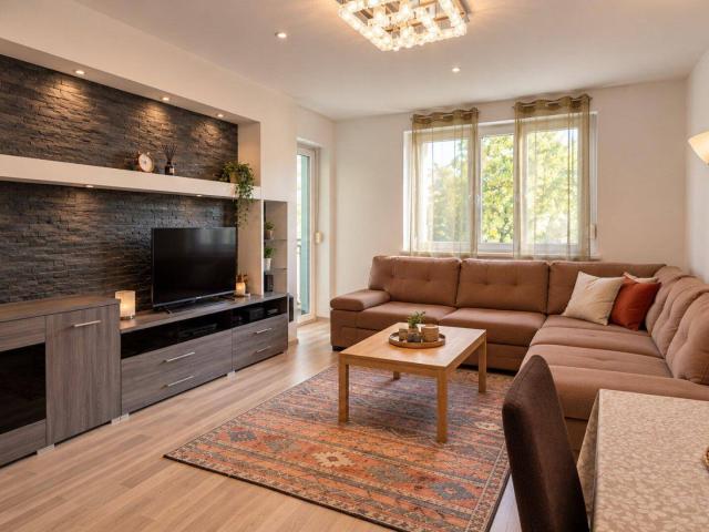 Vollsanierte 3,5 Zimmer Wohnung mit Loggia zwischen Donau & Donaukanal
