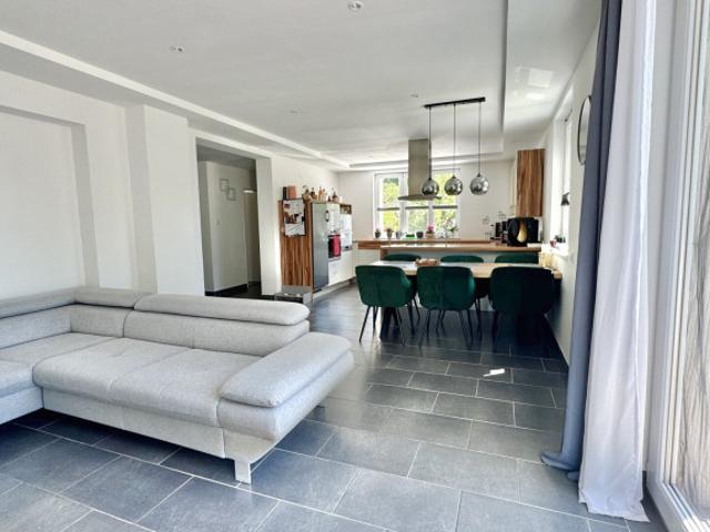 Vollsaniertes 7 Zi Einfamilienhaus in Straß, 208m², Garten, Terrasse, 3 Stellplätze!