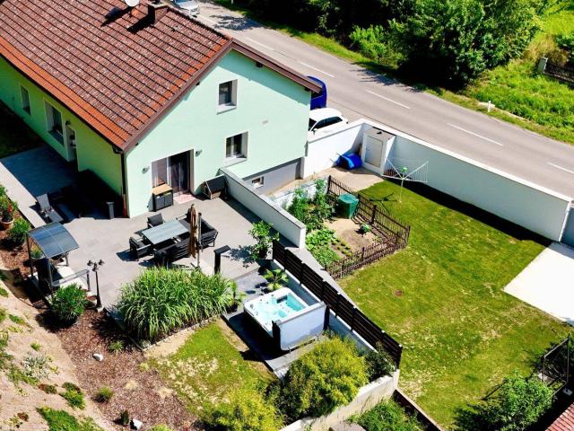 Vollsaniertes 7 Zi Einfamilienhaus in Straß, 208m², Garten, Terrasse, 3 Stellplätze!