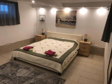 Vollständig möbliert. Untergeschoss Wohnung,850EUR warm