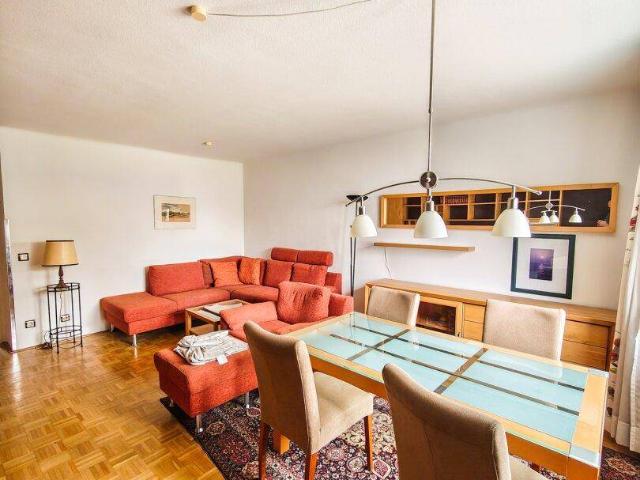 Vollständig möbliert! Gepflegte 2 Zimmer Wohnung mit Balkon