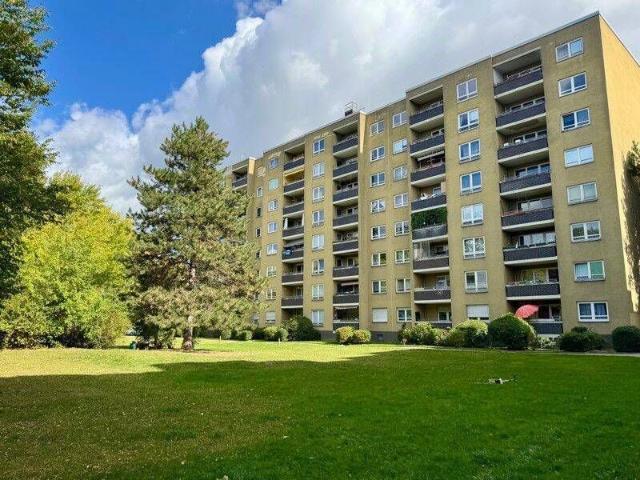 Vollständig modernisierte 4 Zimmer Wohnung mit Balkon, Aufzug und Gäste WC in Berlin Lichtenrade