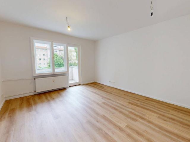Vollständig renoviert: 2,5 Zimmer zum Einziehen und Wohlfühlen