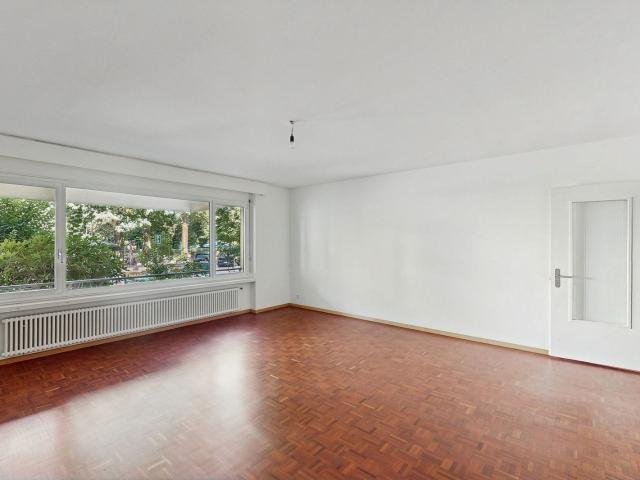 Vollständig renoviert, nur einen Steinwurf vom Zentrum und dem Lago Maggiore entfernt
