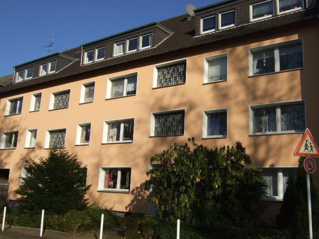 Vollständig renovierte Wohnung mit drei Zimmern und Balkon in Essen