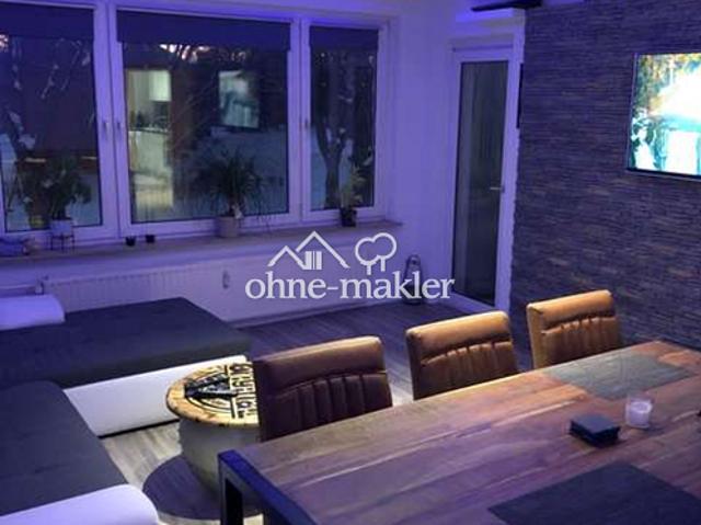 Vollständig renovierte Wohnung mit drei Zimmern sowie Balkon und Einbauküche in Salzgitter
