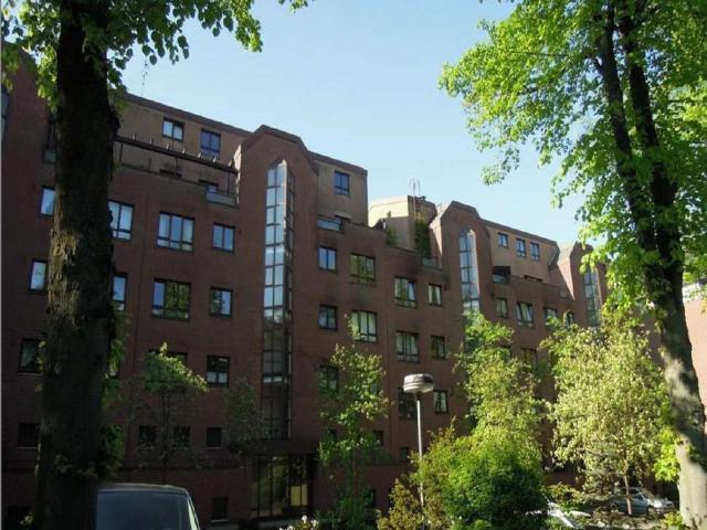 Vollständig renovierte 2 Zimmer Wohnung mit Loggia, Nähe Alsterwanderweg und AEZ