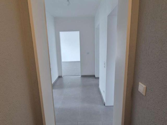Vollständig renovierte 3 Zimmer Wohnung mit großem Balkon in Ratingen