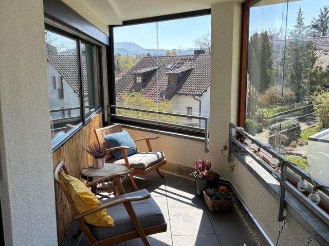 Vollständig renovierte 4 Zimmer Wohnung mit Balkon in Metzingen