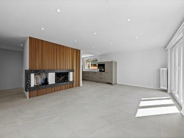 Vollständig sanierte 4.5 Zimmer Attikawohnung mit grosser Terrasse und Weitsicht!