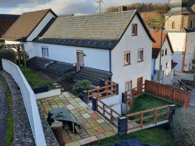 Vollständiges Haus mit 4 Zimmern + Garten + Garage + Keller in Kupferberg