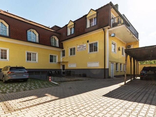 Vollvermietetes Anlageobjekt in Groß Enzersdorf Pension mit 19 Zimmern & 3 Geschäftslokalen