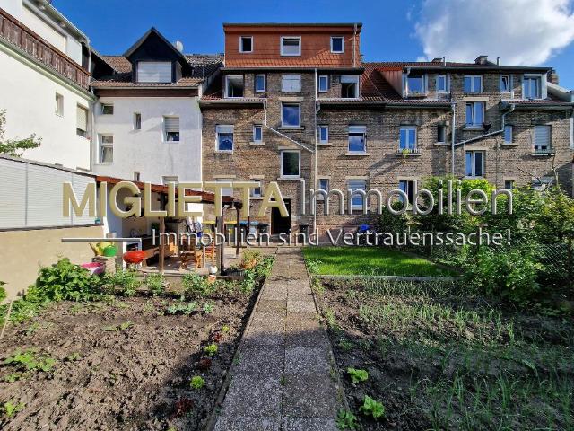 Vollvermietetes Mehrfamilienhaus mit modernisiertem Charme und attraktiver Rendite