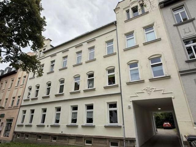Vollvermietetes und großes MFH mit Balkonen und Stellplätzen in guter und ruhiger Lage!