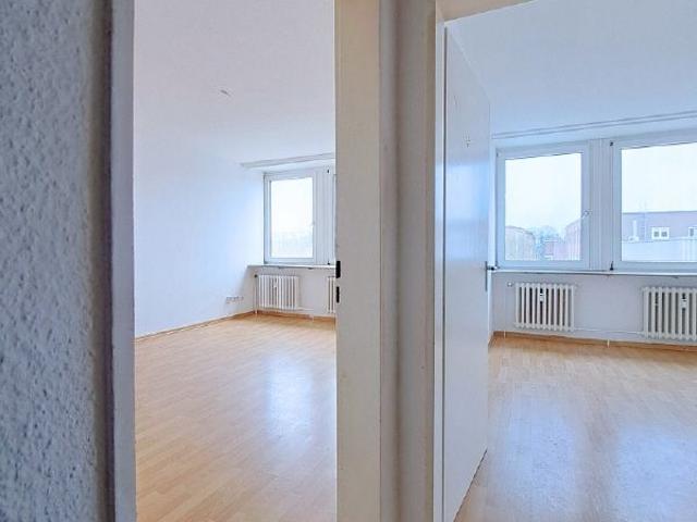 Vor den Toren Hamburgs! Sanierte 2 Zimmerwohnung!