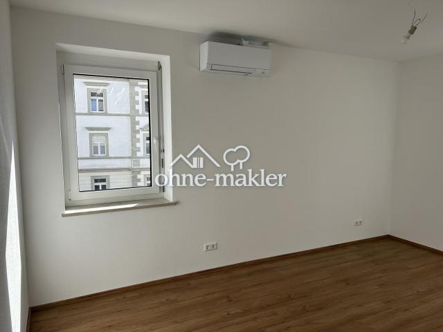 Vorankündigung: Neu sanierte 3 Zimmer Wohnung mit sonnigem Balkon, Aufzug, TG Stellplätzen