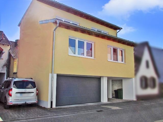 Vorder und Hinterhaus auf einem Grundstück, in Waghäusel, OT Wiesental!