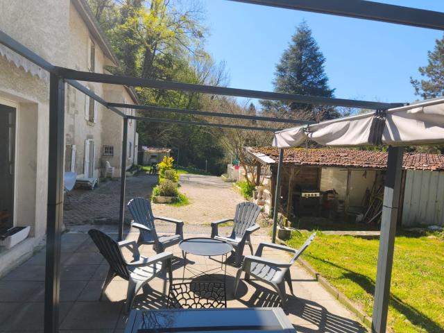 Voreppe, idéal famille, gîte, chambre d'hôte. 245m² Voreppe