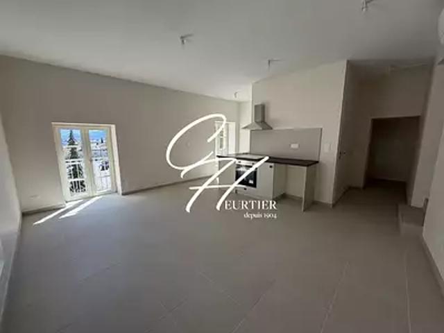 Voreppe 38340 Location appartement 2 pièces t2 au dernier étage