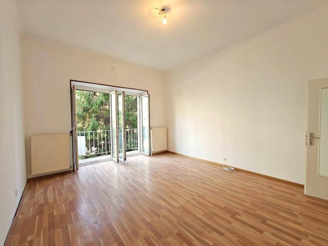 Vorgarten: Gemütliche Balkonwohnung + Idealer Grundriss + Sonniges Wohnzimmer + Teilbar auf 2 3 Zimmer
