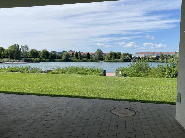 Vösendorf Seepark, Stilvolle 3 Zimmer Wohnung mit Balkon und Parkplatz