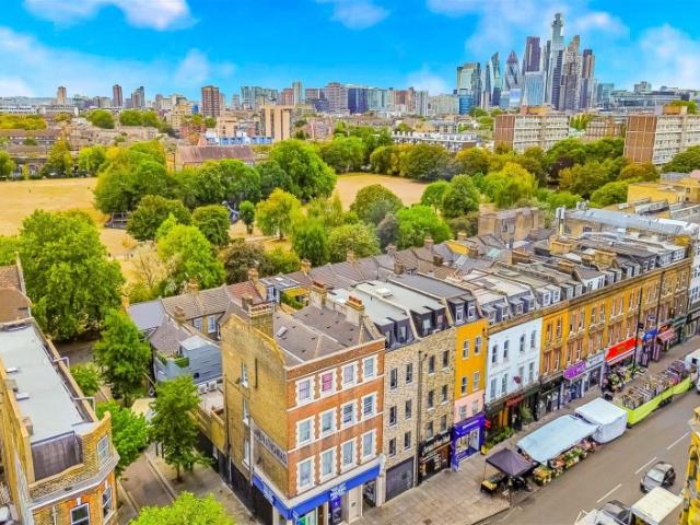 Voss Street, London, E2, 3 bedroom, Flat