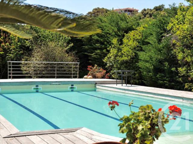 Votre agence Century 21 Dary Immobilier vous présente en exc. 420m² Saint Florent