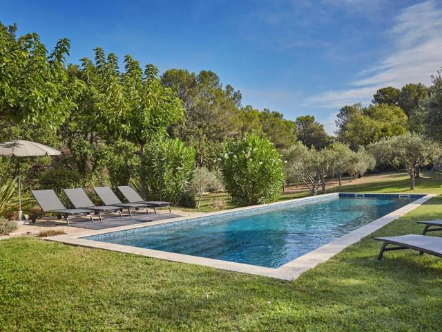 Votre agence Era Action Immobilier vous propose en exclusivi. 230m² Rognes