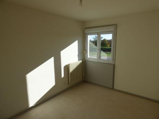 Votre agence France Loire Aubigny S/Nère vous propose cet appartement à la location sur la commune de Saint Satur
