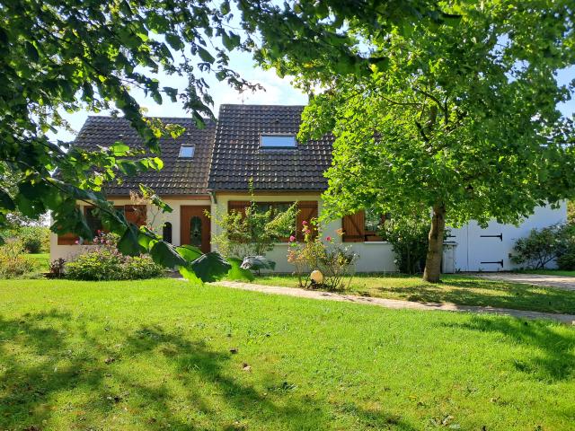 'OPPORTUNITE.Maison Indépendante 6 Pièces sur 1400m2 de Verdure !'