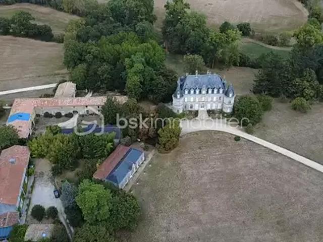 Vouillé 79230 Achat / Vente maison 7 pièces t7 piscine terrasse