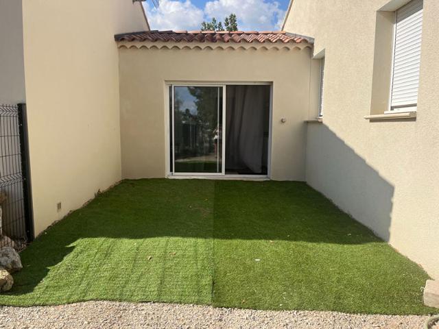 Vous cherchez à louer un studio meublé avec extérieur en campagne mais proche de la ville à Barbentane ?