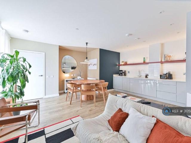 Vousden Grove, London, SE28 2 bed flat to rent £2,200 pcm £508 pw