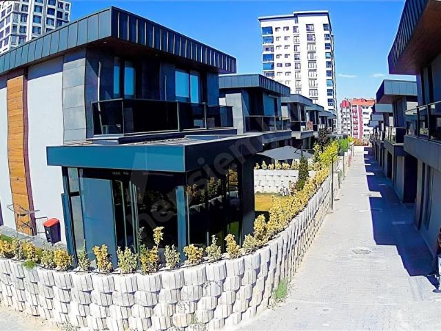 VOX BAĞLICA NATAMAM MODERN MİMARİ 5+1 VİLLA