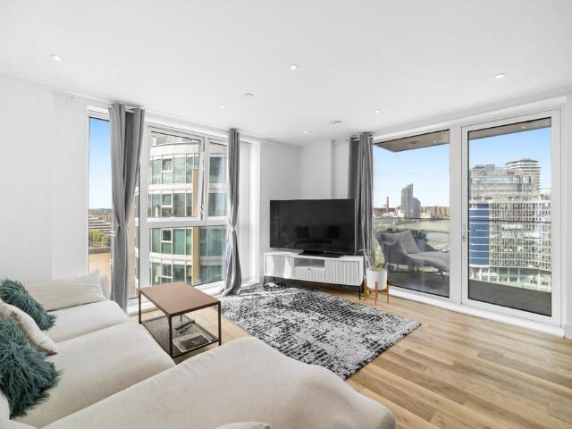 Voyager House, 6 Bridges Court Road. 2 bed apartment to rent £3,500 pcm £808 pw