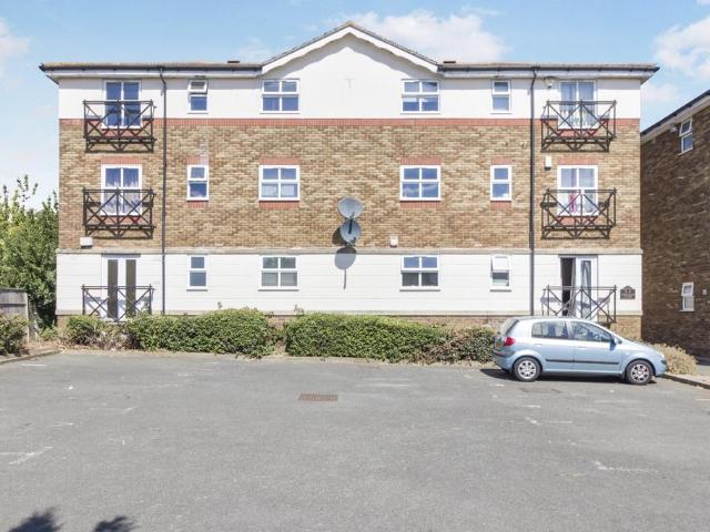 Voyagers Close London SE28 2 bed flat to rent £1,650 pcm £381 pw