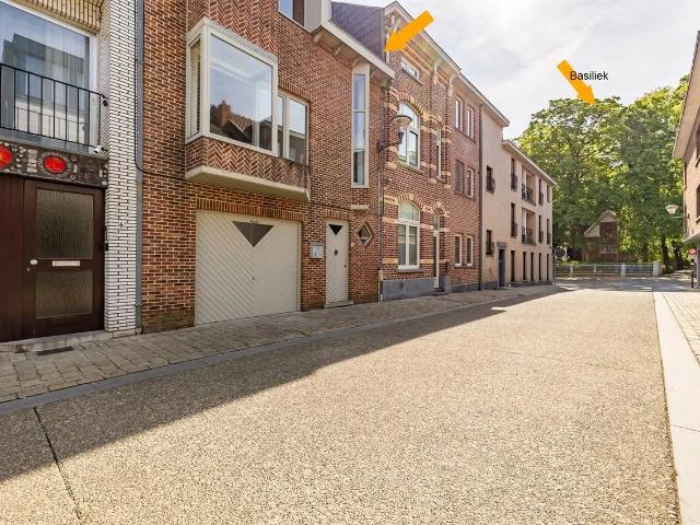 Vlakbij Basiliek,instapklaar, zonnig terras en overdekt terras, iinpandige garage te Scherpenheuvel