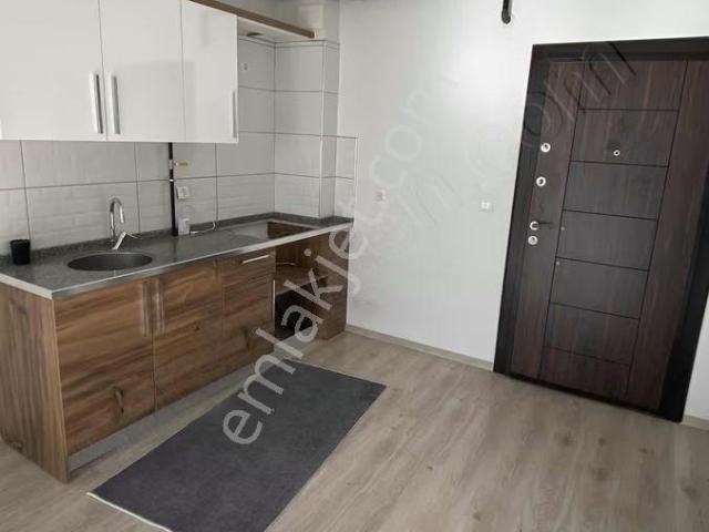 Vma Gayrimenkulden Doğu Gazide Caddelife Sitesinde Kiralık1+1
