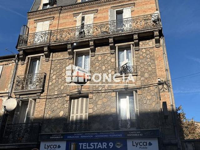 Vsg: plein centre 3 pieces de 54 m2 a 5 min de la gare