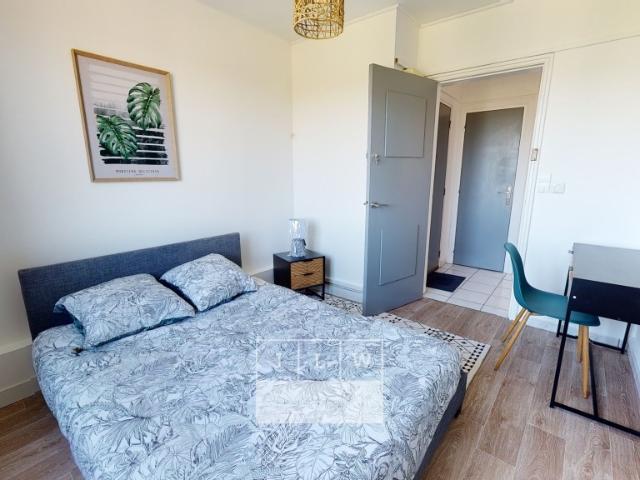 VPD SR123 Lille T5 meublé rue Abélard 93 m2